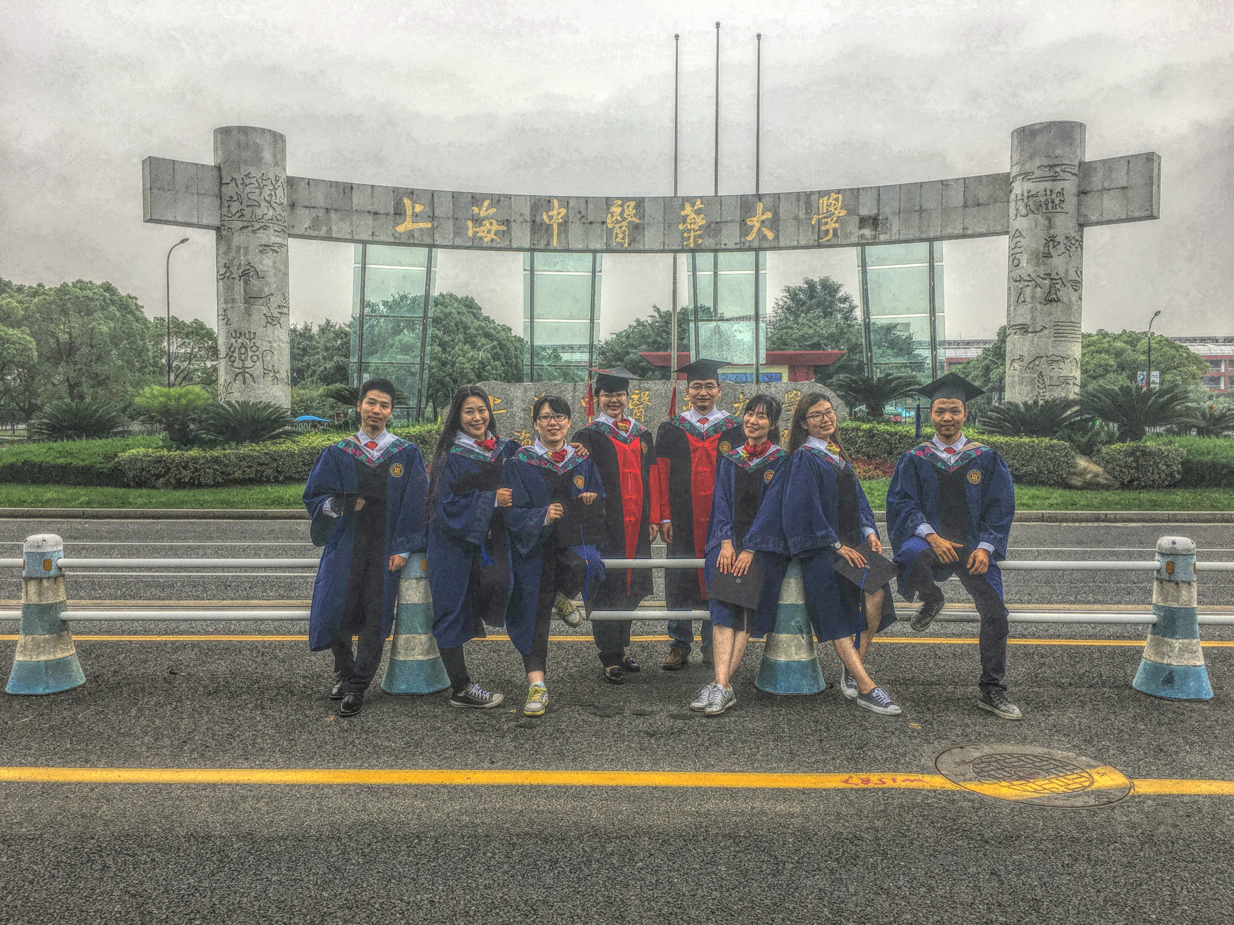 2017届研究生创意毕业照掠影